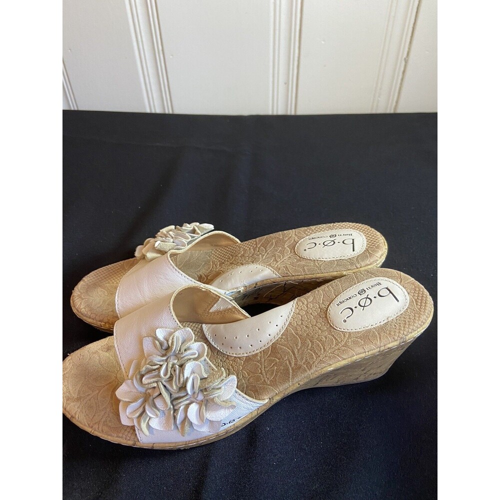 BORN Sandals Slip On Wedge Platform Flower Open Toe Shoes Womens 10 Leather Sand